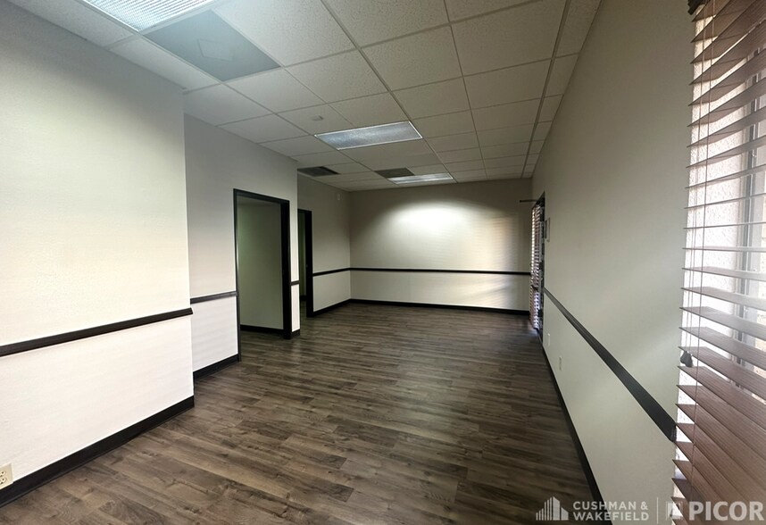 6628 E Carondelet Dr, Tucson, AZ à vendre - Photo de l’immeuble – Image 3 sur 8