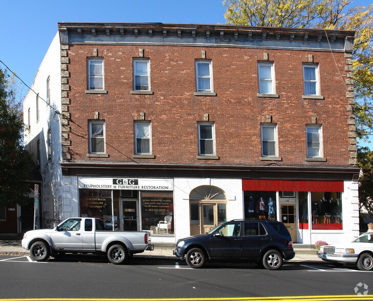 248 Mill St, Greenwich, CT à louer - Photo de l’immeuble – Image 2 sur 2