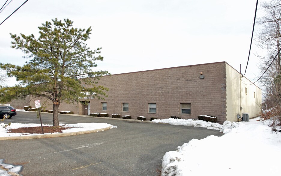 1001 Hopewell Ave, Ocean, NJ à louer - Photo de l’immeuble – Image 2 sur 3