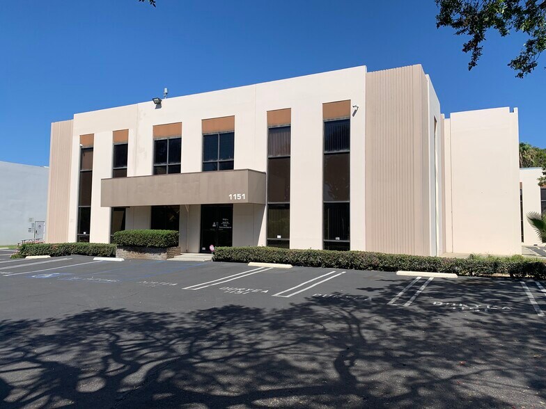 1151 Duryea Ave, Irvine, CA à louer - Photo de l’immeuble – Image 3 sur 15