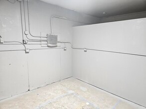 N91W16356 Pershing Ave, Menomonee Falls, WI à louer Photo de l’immeuble– Image 2 sur 7