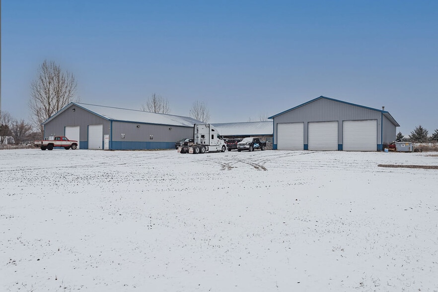 54319 Forest Blvd, Rock Creek, MN à vendre - Photo principale – Image 1 sur 19
