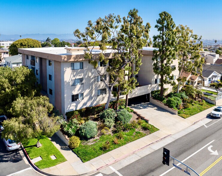 2424 S Leland St, San Pedro, CA à vendre - Photo de l’immeuble – Image 1 sur 21