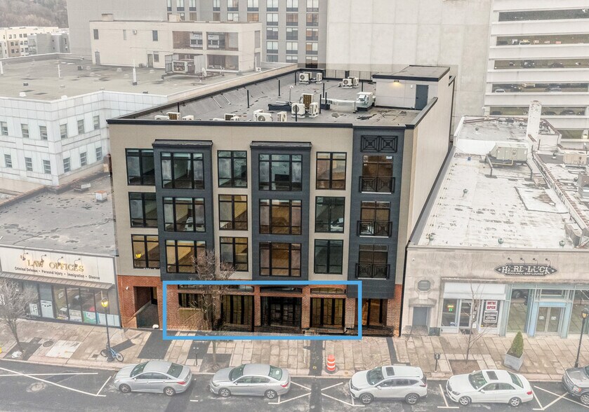199-201 E Post Rd, White Plains, NY à louer - Photo de l’immeuble – Image 1 sur 8