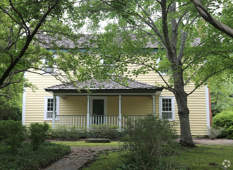 720 W Main St, Jamestown, NC à vendre - Photo de l’immeuble – Image 3 sur 17