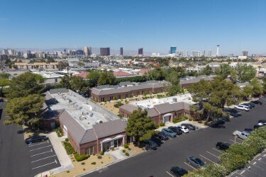 1681 E Flamingo Rd, Las Vegas, NV à louer - Photo de l’immeuble – Image 2 sur 5
