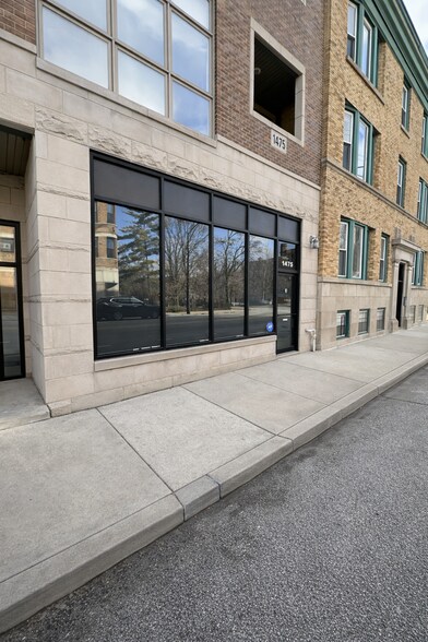 1475 W Irving Park Rd, Chicago, IL à louer - Photo de l’immeuble – Image 2 sur 13