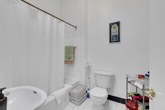 342 Rue Sherbrooke E, Montréal, QC à louer Photo de l’immeuble– Image 2 sur 4
