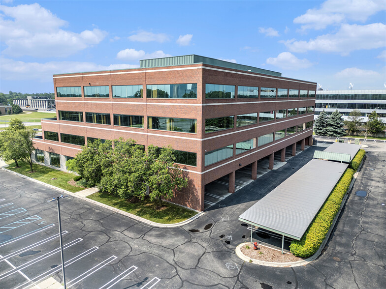 26300 Northwestern Hwy, Southfield, MI à louer - Photo de l’immeuble – Image 3 sur 9