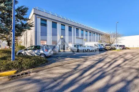 Industriel/Logistique dans Aulnay-sous-Bois à louer - Photo de l’immeuble – Image 2 sur 4