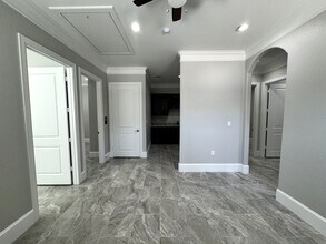 12410 Spring Cypress Rd, Tomball, TX à louer Photo intérieure– Image 2 sur 18