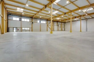 Industriel/Logistique dans Louvres à louer Photo intérieure– Image 2 sur 9