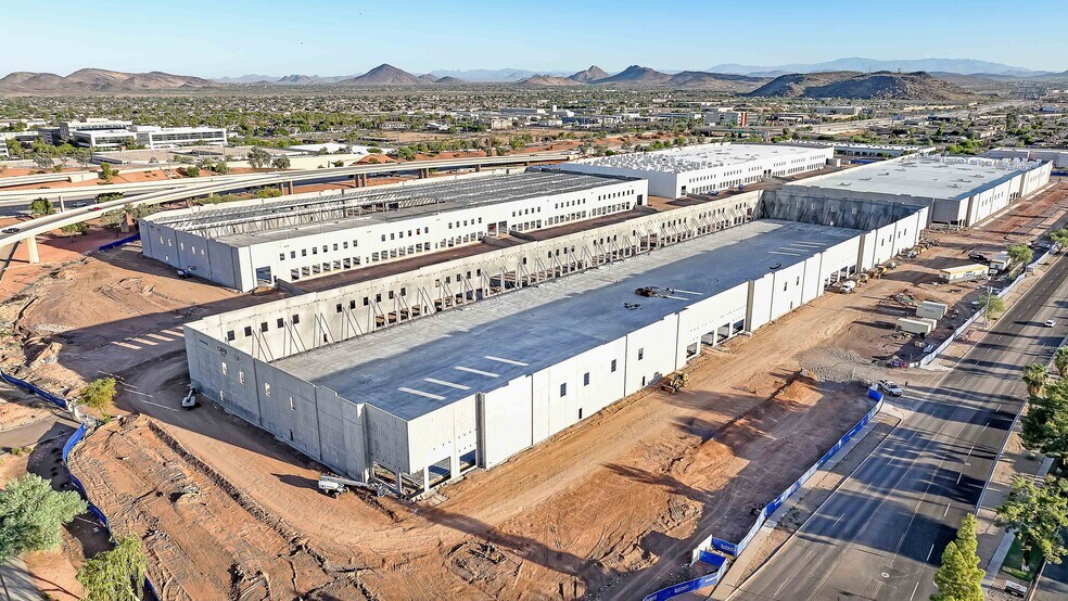 2402 Beardsley Rd, Phoenix, AZ à louer - Photo de l’immeuble – Image 1 sur 4