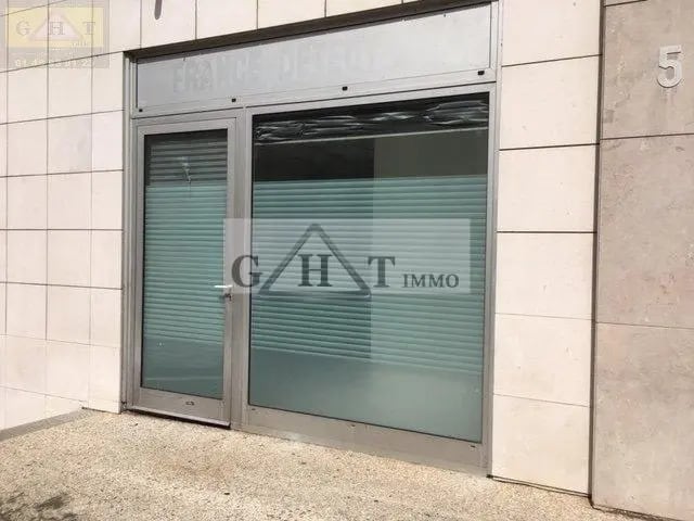 Bureau dans Saint-Mandé à vendre - Photo de l’immeuble – Image 1 sur 3