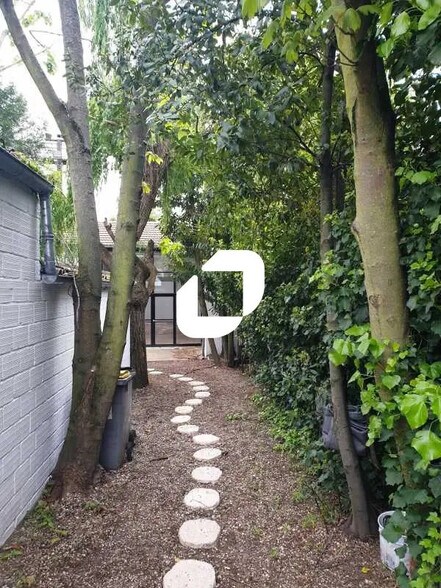 Bureau dans Ivry-sur-Seine à louer - Photo de l’immeuble – Image 2 sur 14