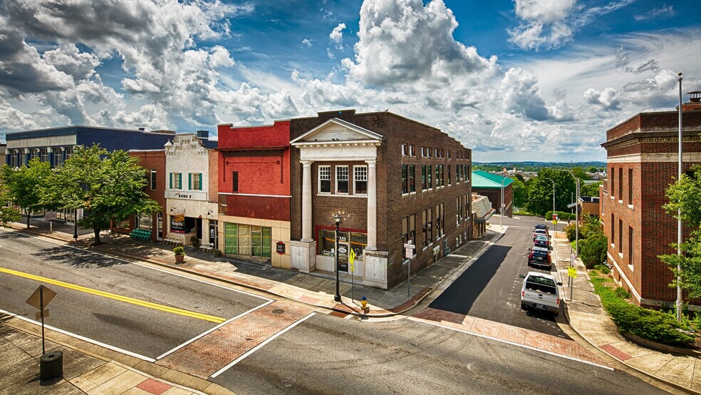 117-125 E Broadway Ave, Maryville, TN à louer - Photo de l’immeuble – Image 2 sur 9
