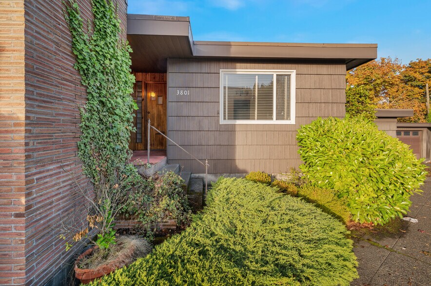 3807 Linden Ave N, Seattle, WA à vendre - Photo de l’immeuble – Image 2 sur 16