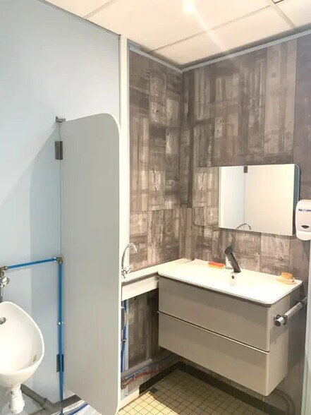 Local d'activités dans Le Faouët à vendre - Photo de l’immeuble – Image 3 sur 8