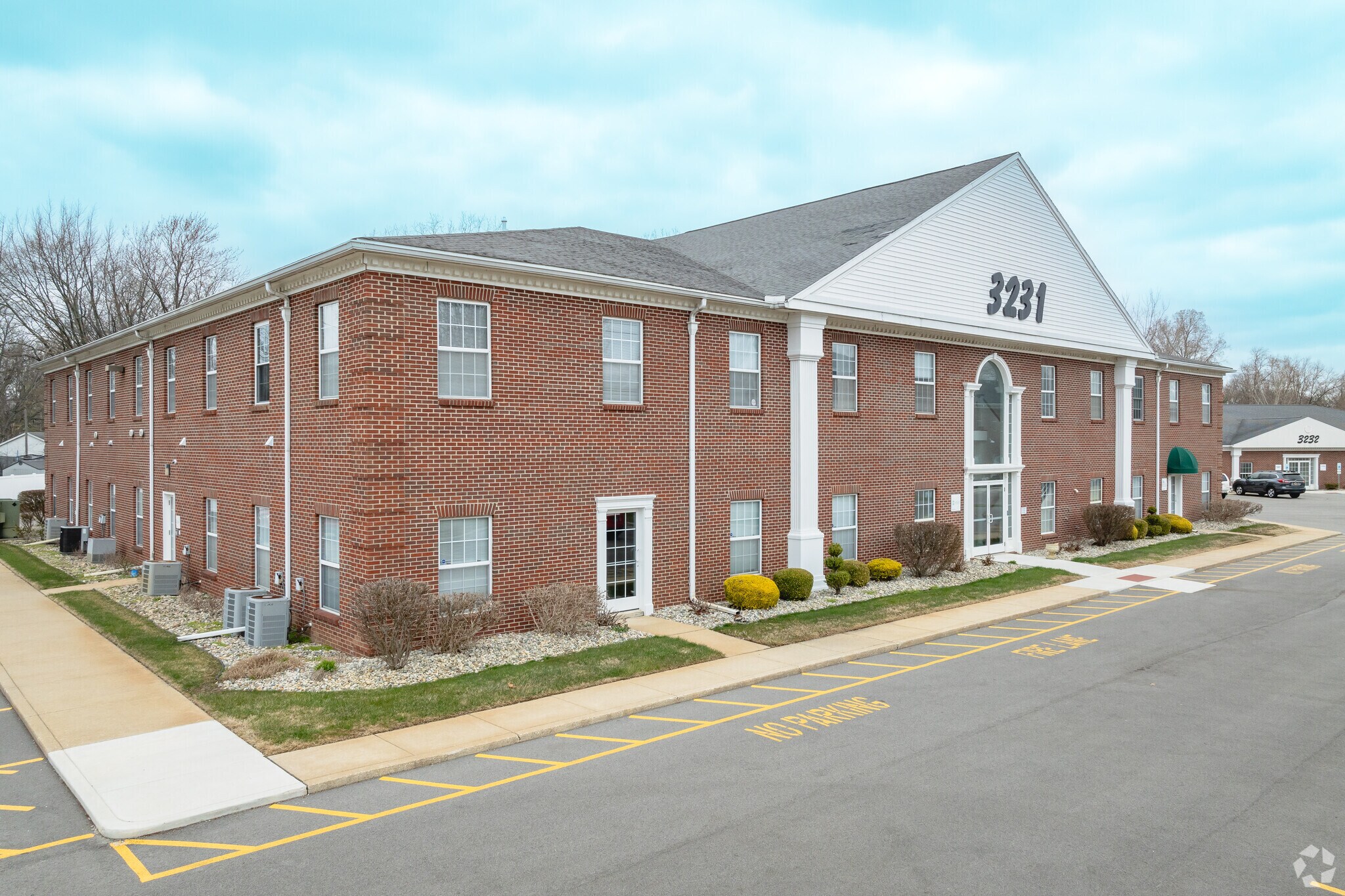 3231 Central Park W, Toledo, OH à louer Photo principale– Image 1 sur 8