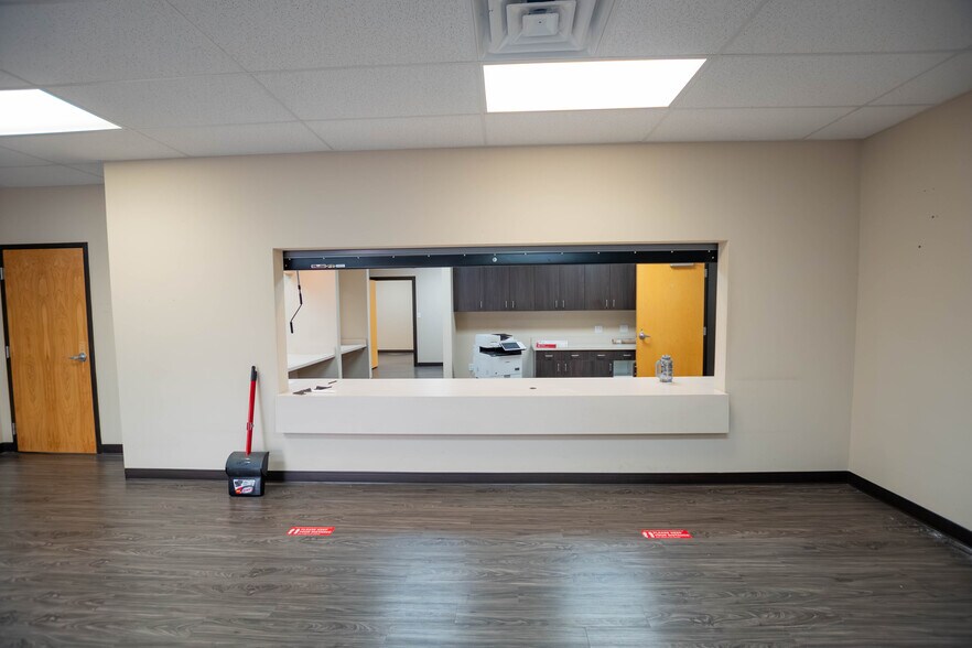 9870 N Gateway Blvd, El Paso, TX à louer - Photo de l’immeuble – Image 3 sur 51