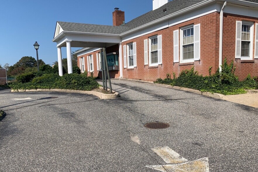 500 Main St, Center Moriches, NY à vendre - Photo de l’immeuble – Image 2 sur 4