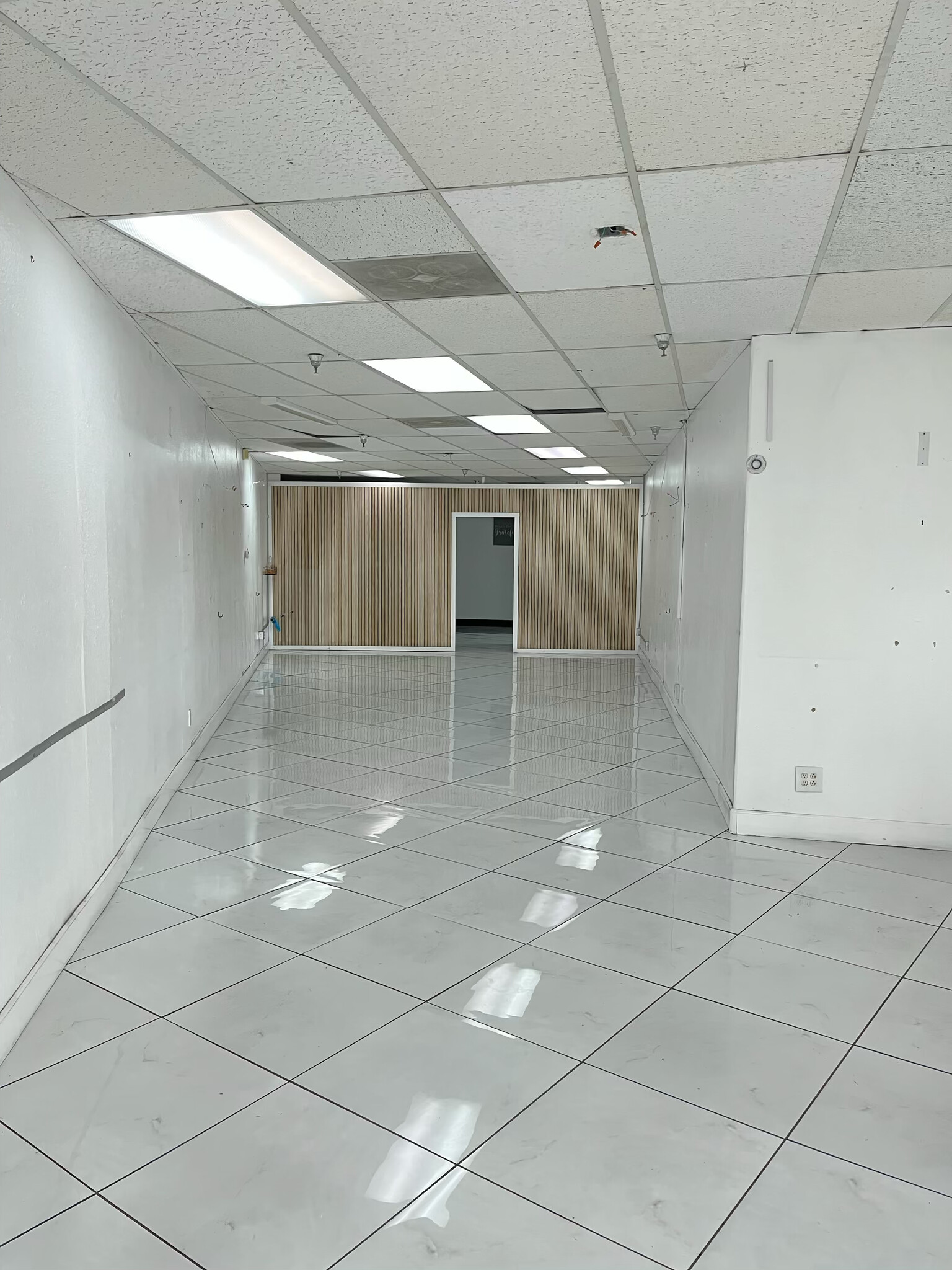 1304-1438 W Foothill Blvd, Rialto, CA à louer Photo intérieure– Image 1 sur 3