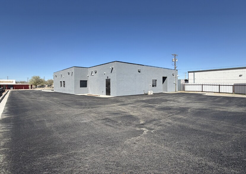 804 S Halagueno St, Carlsbad, NM à vendre - Photo de l’immeuble – Image 2 sur 8