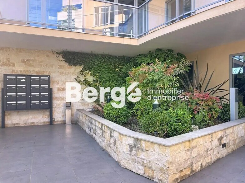 Bureau dans Biot à louer - Photo de l’immeuble – Image 2 sur 7