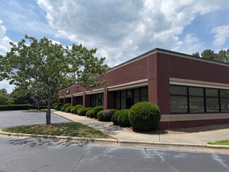 Plus de détails pour 101 Towerview Ct, Cary, NC - Local d’activités à vendre