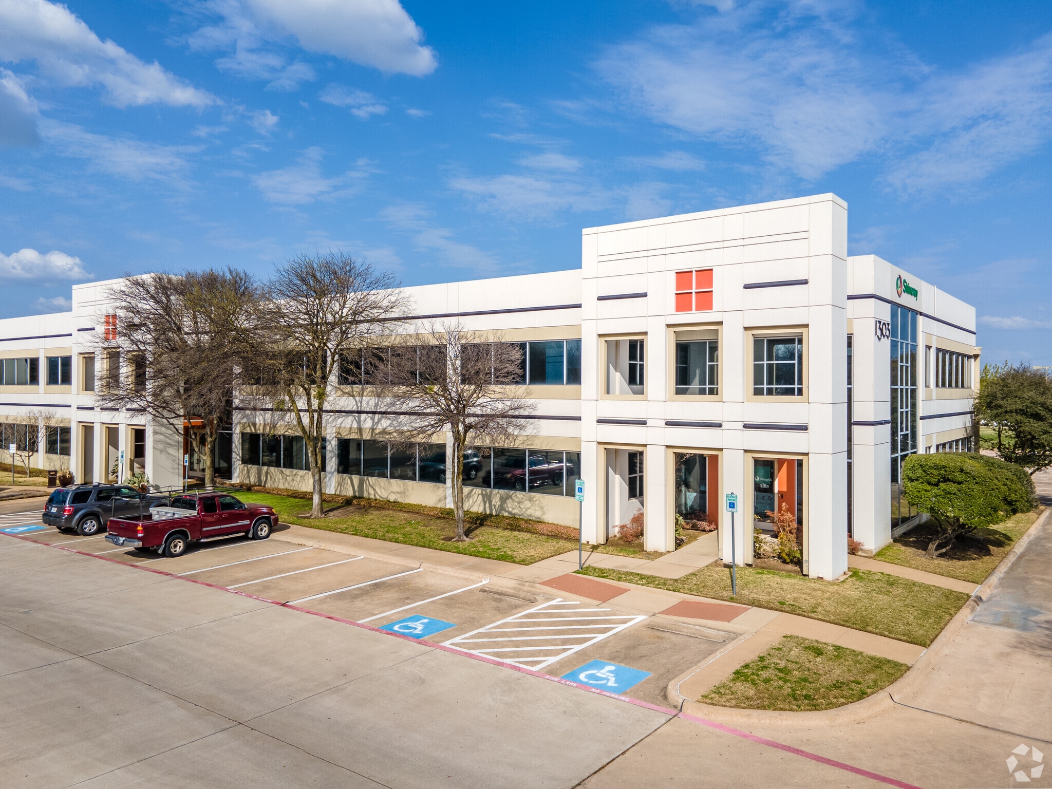 1301 E Arapaho Rd, Richardson, TX à vendre Photo principale– Image 1 sur 5