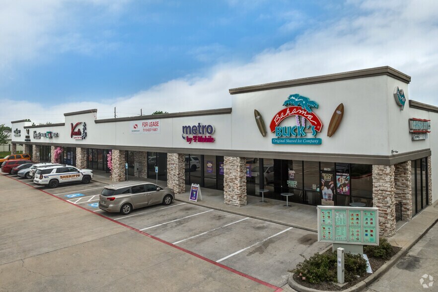 17301-17319 FM 529 Rd, Houston, TX à louer - Photo de l’immeuble – Image 3 sur 16