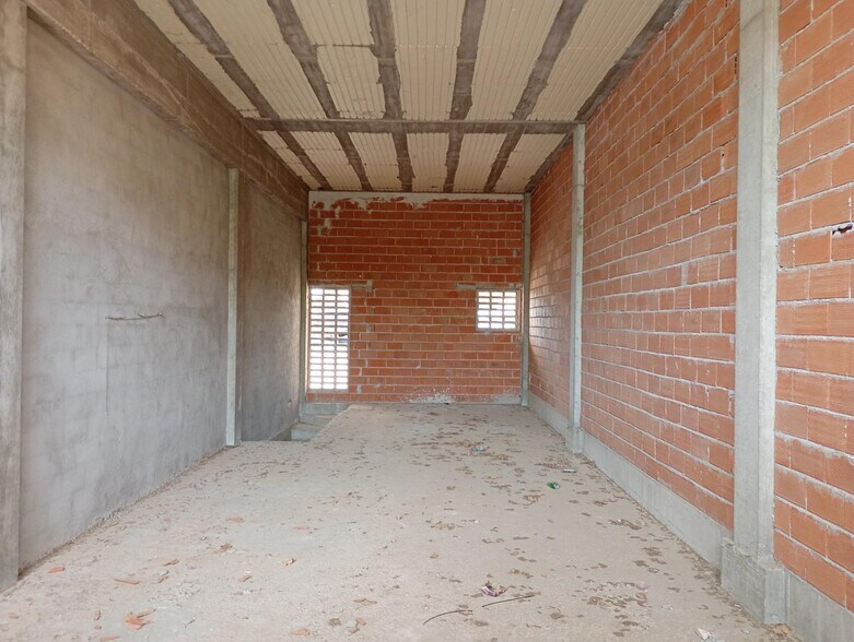 Local commercial dans La Nucia, Alicante à vendre - Photo de l’immeuble – Image 2 sur 9