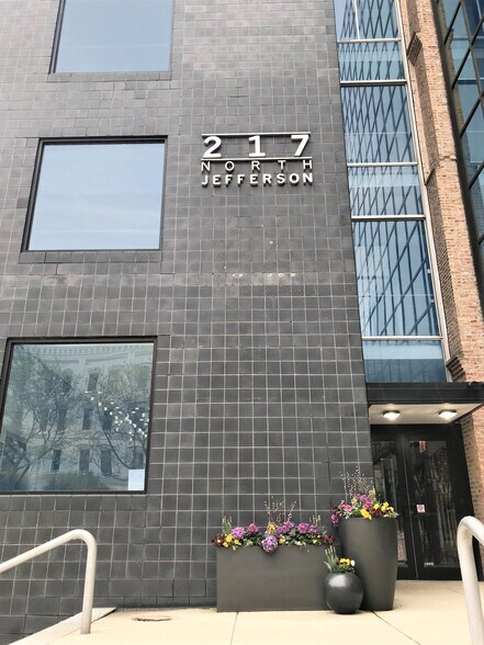 217 N Jefferson St, Chicago, IL à louer - Photo principale – Image 1 sur 9