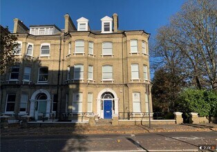 18 Cromwell Rd, Hove à louer Photo de l’immeuble– Image 2 sur 4