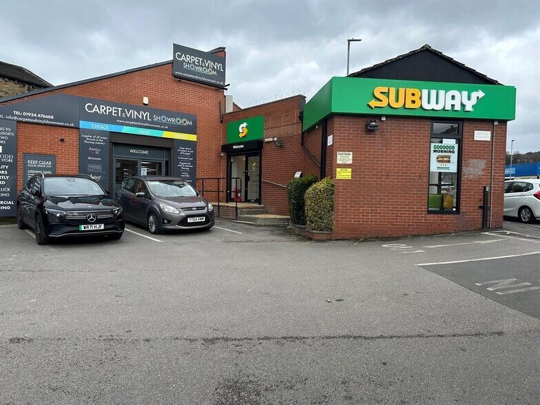 Birstall Retail Village, 895 Bradford Rd portefeuille de 2 biens à vendre sur LoopNet.fr - Photo de l’immeuble – Image 3 sur 4