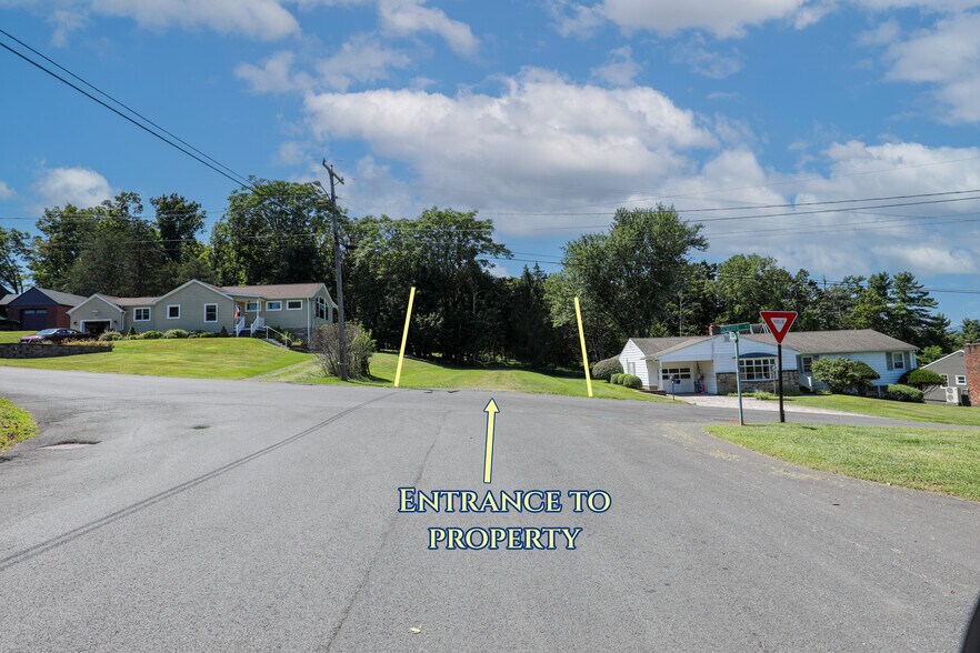 458 Lucas Ave, Kingston, NY à vendre - Photo de l’immeuble – Image 3 sur 11