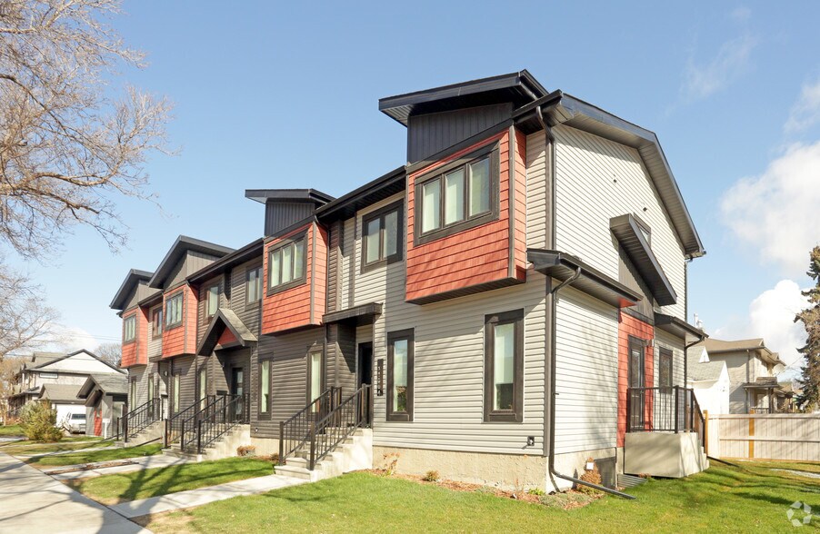 11006 108 Ave NW, Edmonton, AB à vendre - Photo principale – Image 1 sur 2