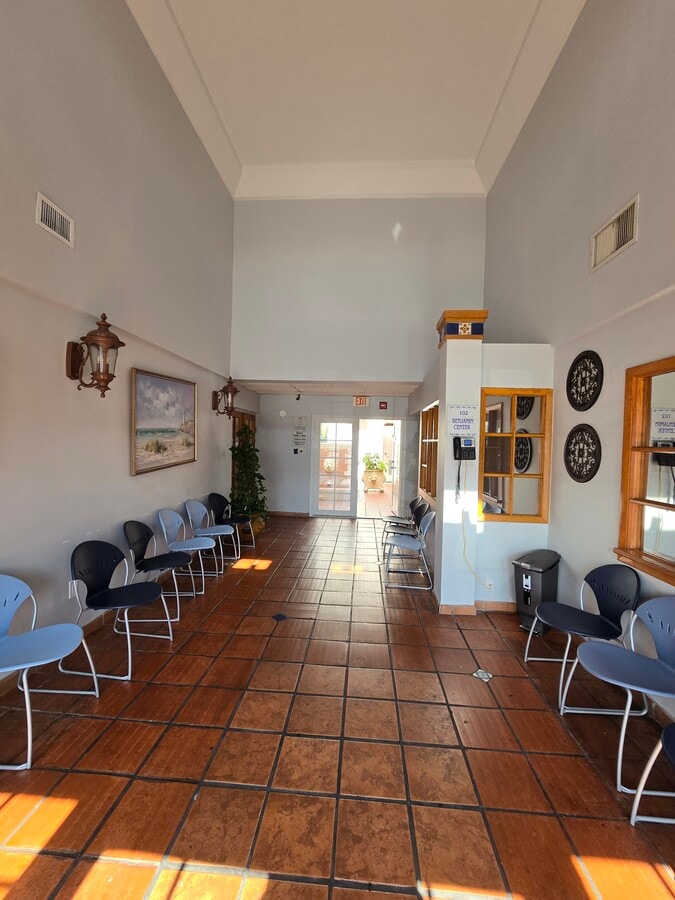 7777 N University Dr, Tamarac, FL 33321 - Lot 101S - - Photo intérieure - Image 2 of 2