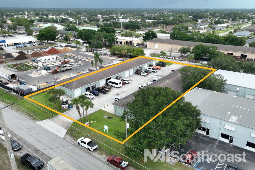 1726-1738 SW Biltmore St, Port Saint Lucie, FL à louer - Photo de l’immeuble – Image 2 sur 12