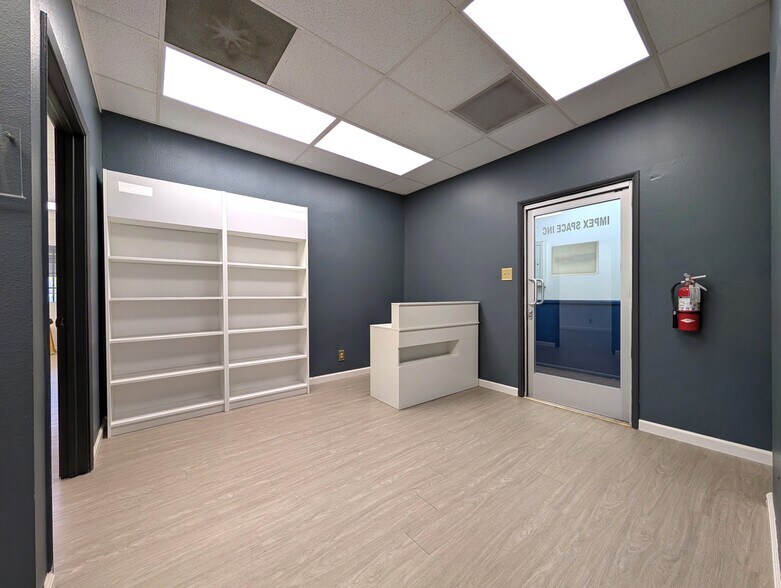 218 Glendora Ave, La Puente, CA à louer - Photo intérieure – Image 2 sur 20