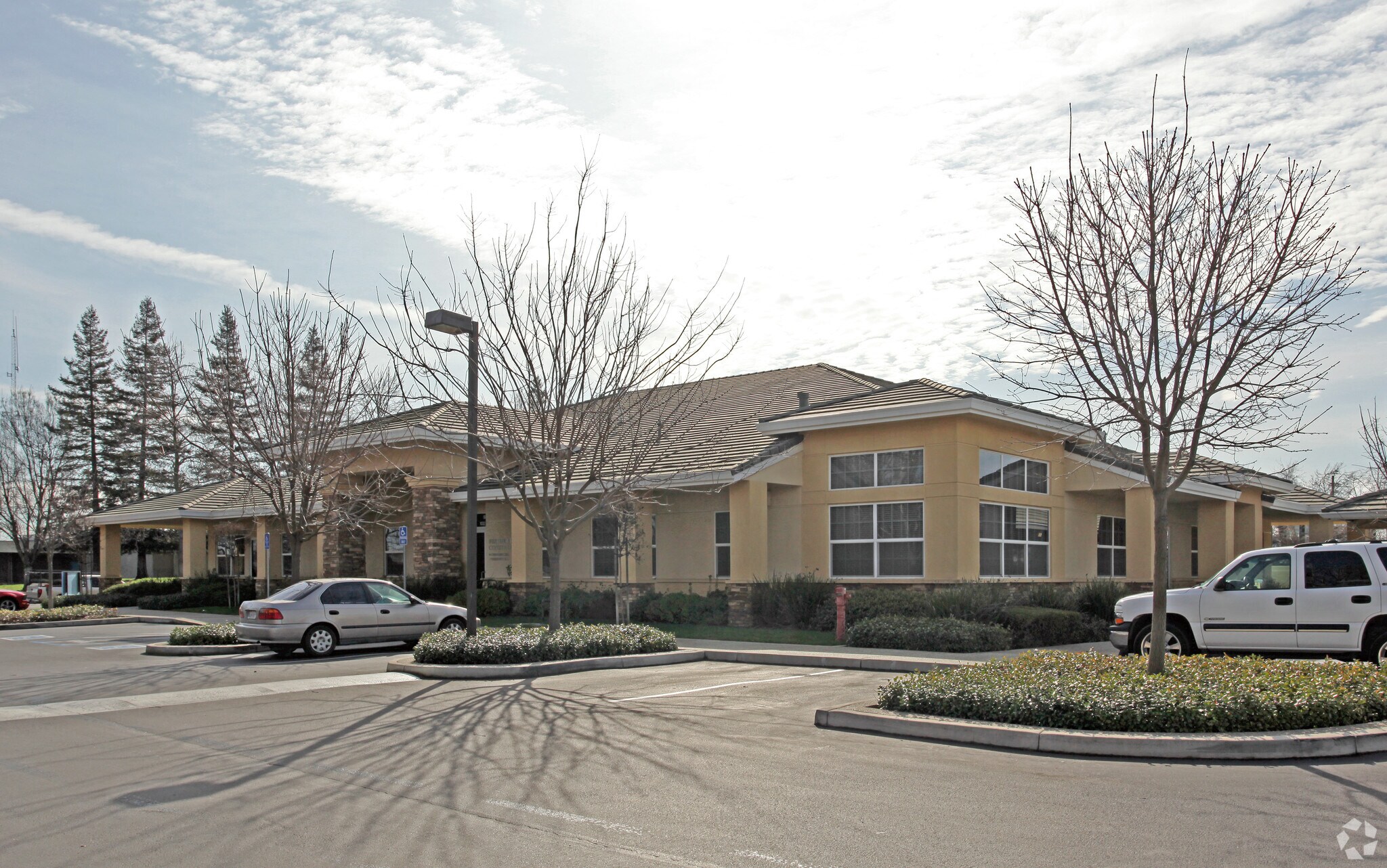 1110 Civic Center Blvd, Yuba City, CA à louer Photo principale– Image 1 sur 7