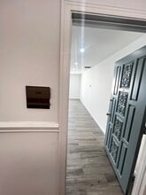 18582 Beach Blvd, Huntington Beach, CA à louer Photo intérieure– Image 1 sur 2