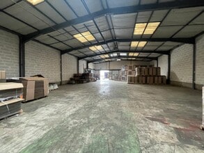 Local d'activités dans Brétigny-sur-Orge à vendre Photo intérieure– Image 1 sur 2