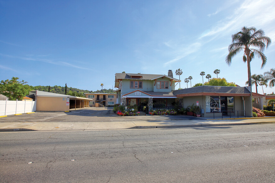 414 E Route 66, Glendora, CA à vendre - Photo de l’immeuble – Image 2 sur 12
