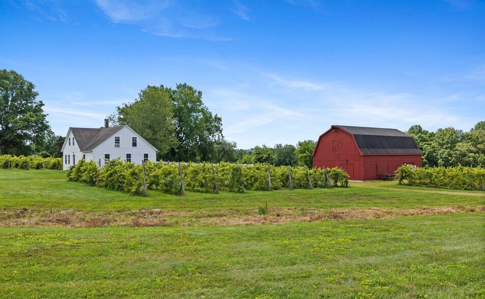 139 W Town St, Lebanon, CT à vendre - Photo principale – Image 1 sur 18