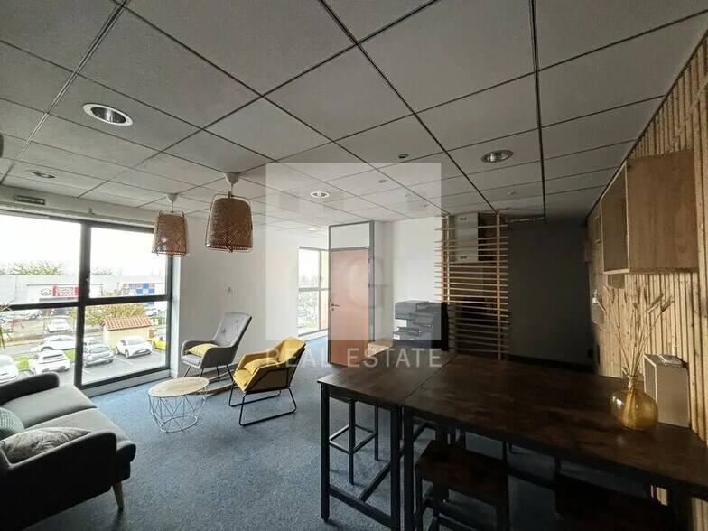 Bureau dans Limas à louer - Photo de l’immeuble – Image 3 sur 21