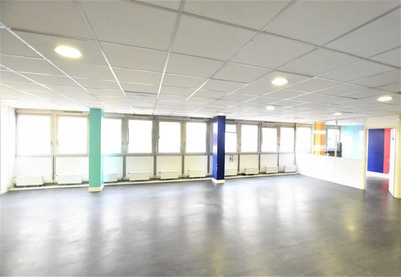 Bureau dans Paris à louer - Photo de l’immeuble – Image 3 sur 7