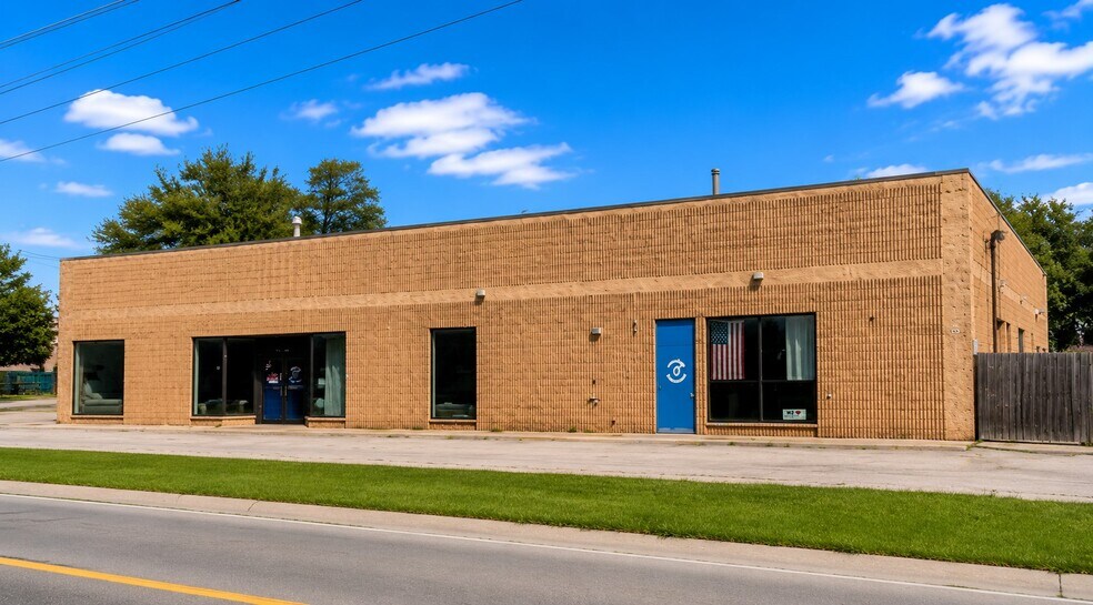 51 E Plainfield Rd, Countryside, IL à louer - Photo de l’immeuble – Image 3 sur 13