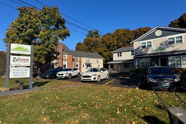 938 Shelburne Rd, South Burlington, VT à vendre - Photo de l’immeuble – Image 2 sur 7