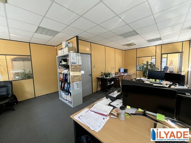 Plus de détails pour Zone Avon, Gardanne - Bureau à louer